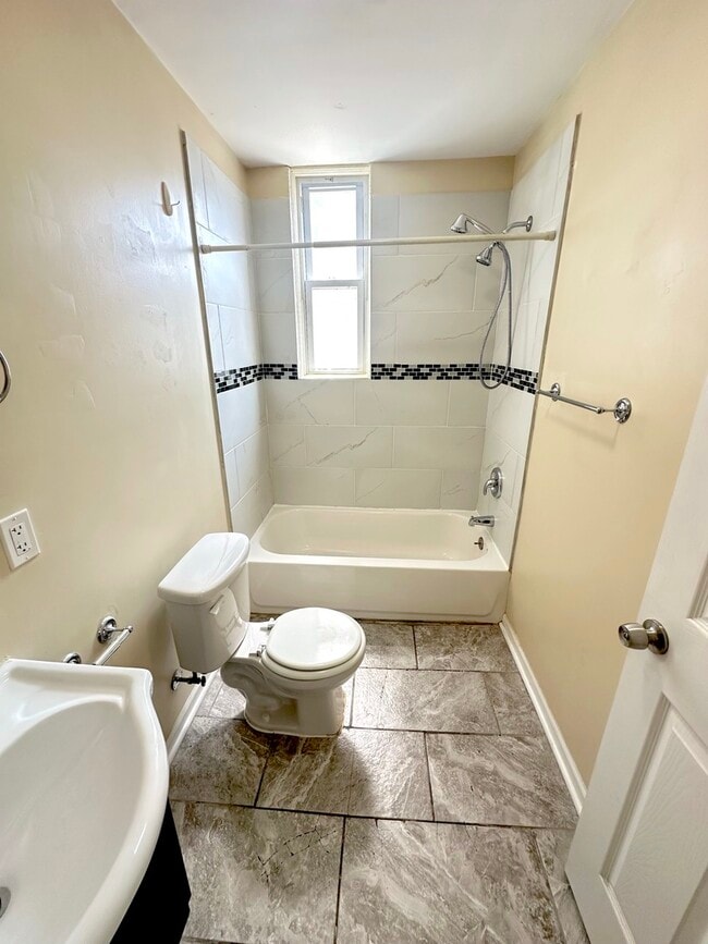 Photo - 3759 S Union Ave Unit 2F