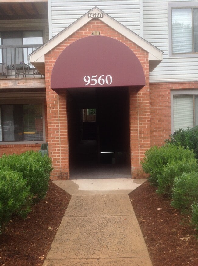Building Photo - 9560 Cannoneer Ct Unit 402 Rental