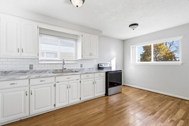 Photo - 24609 Flower Ave