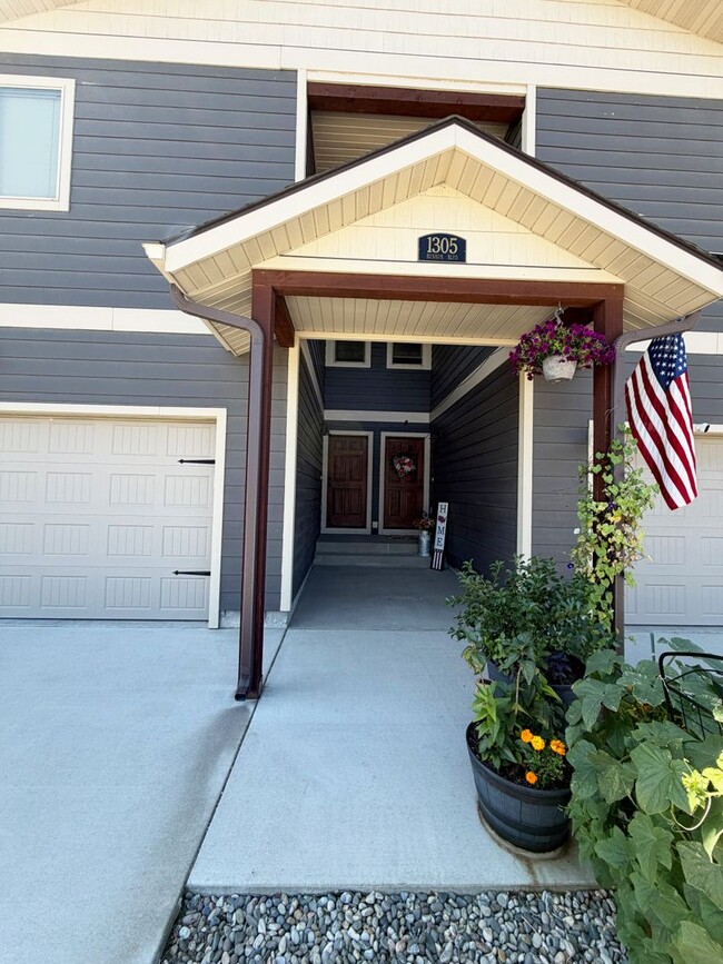 Photo - 1305 Bunson Blvd Unit B