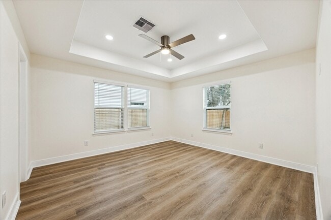 Photo - 903 E 37th St