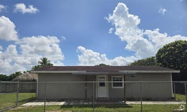 Building Photo - 20891 SW 244th St Unit 2 Rental