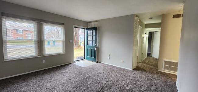 Nice, 3 Bedrooms, 1 Bath, Brick Ranch Home... - Nice, 3 Bedrooms, 1 Bath, Brick Ranch Home...