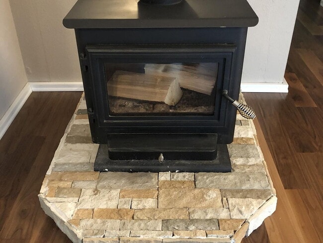 Photo - 3-Bed, 2-Bath Retreat in Scenic Eagle River, AK!"