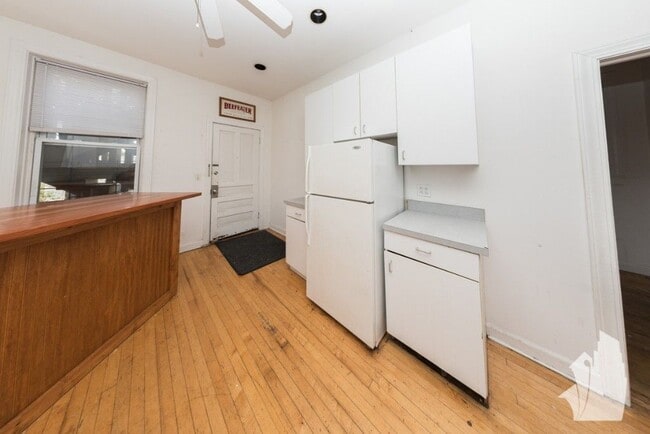 Photo - 2318 N Southport Ave