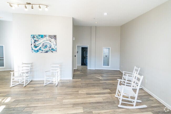 Photo - Lakeside Gardens