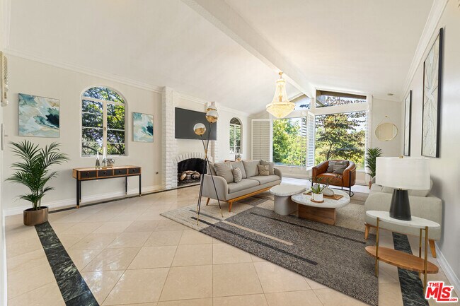 Photo - 18022 Lake Encino Dr
