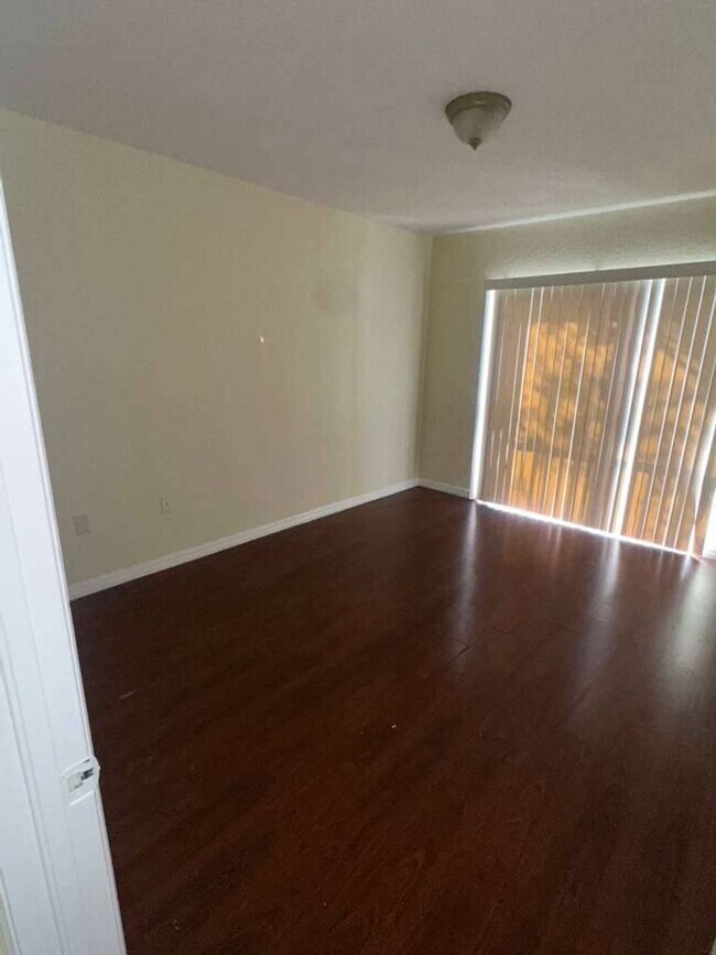 825 SW 6th Pl