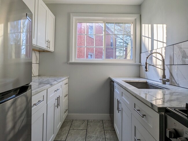 Building Photo - 4009 Washington Blvd Unit 3