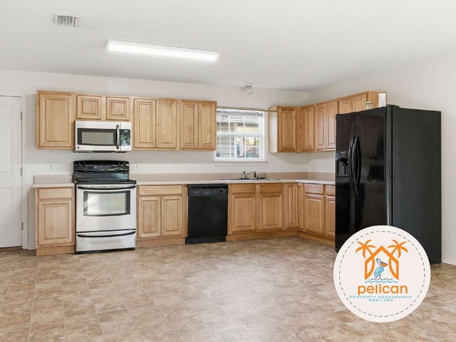 Photo - Charming 3-Bedroom Home with Spacious Open Layout – Minutes from Downtown Pensacola!