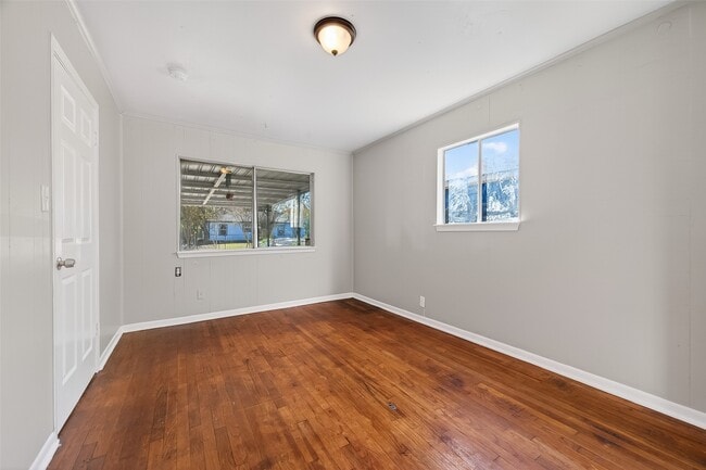 Photo - 6127 Beldart St