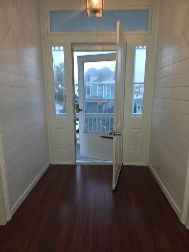 Photo - 1614 Market St