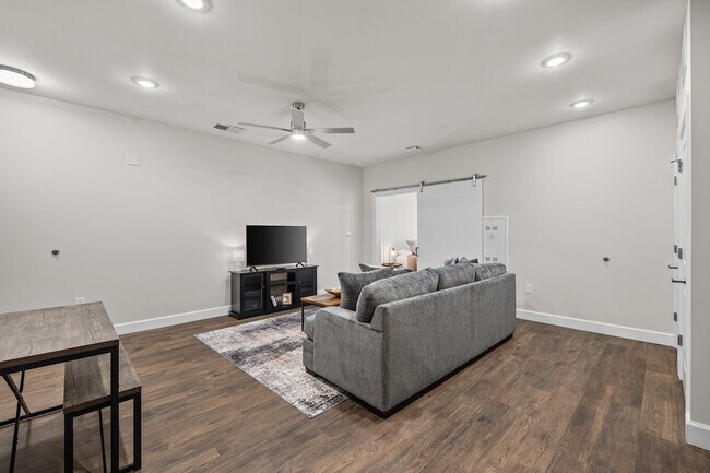 641 Division St Unit SI ID1627740P