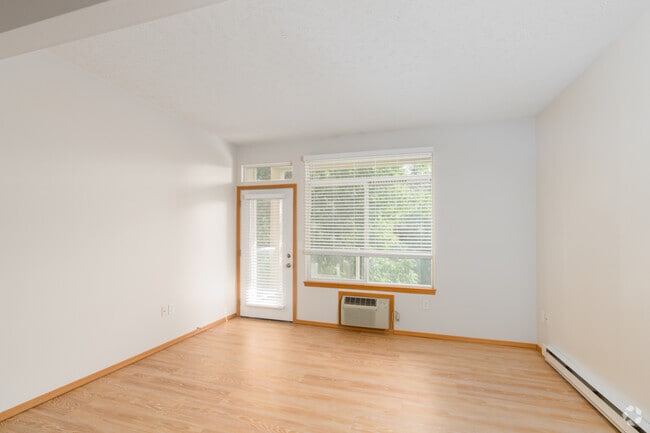 1BR, 1BA - 825SF - Living Room - The Lusitano