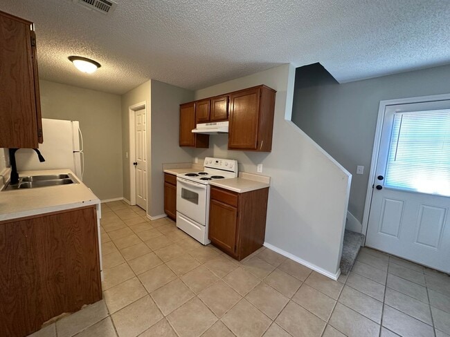 Photo - 3401 SW Landau Ct Unidad **OR**3401 SW Landau Ct Apt 2