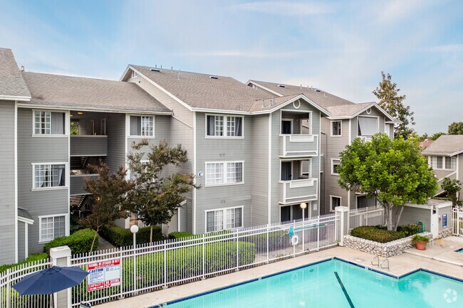 Photo - Chelsea Court Apartments