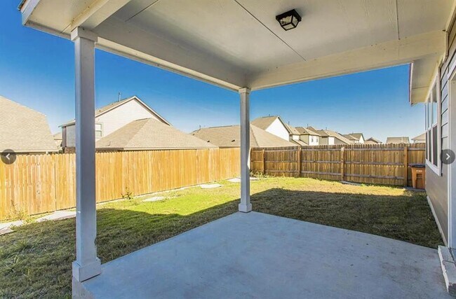 7516 Saginaw Dr