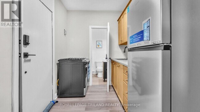Photo - 111 Dundas St Unit 1