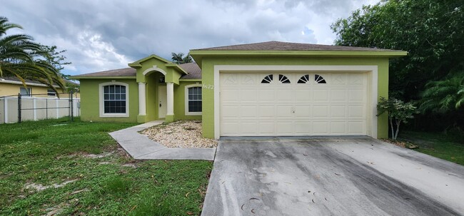 Photo - 6122 NW E Deville Cir
