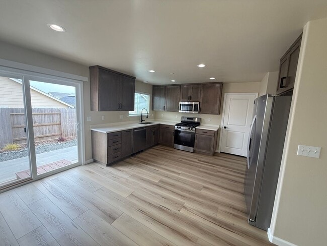 1652 Ascent Pl