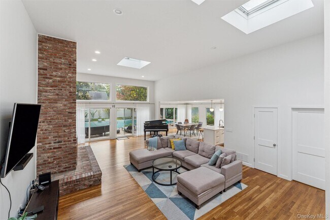 Photo - 14 Woodland Ln