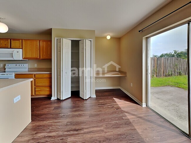 Photo - 11331 Ivy Flower Loop