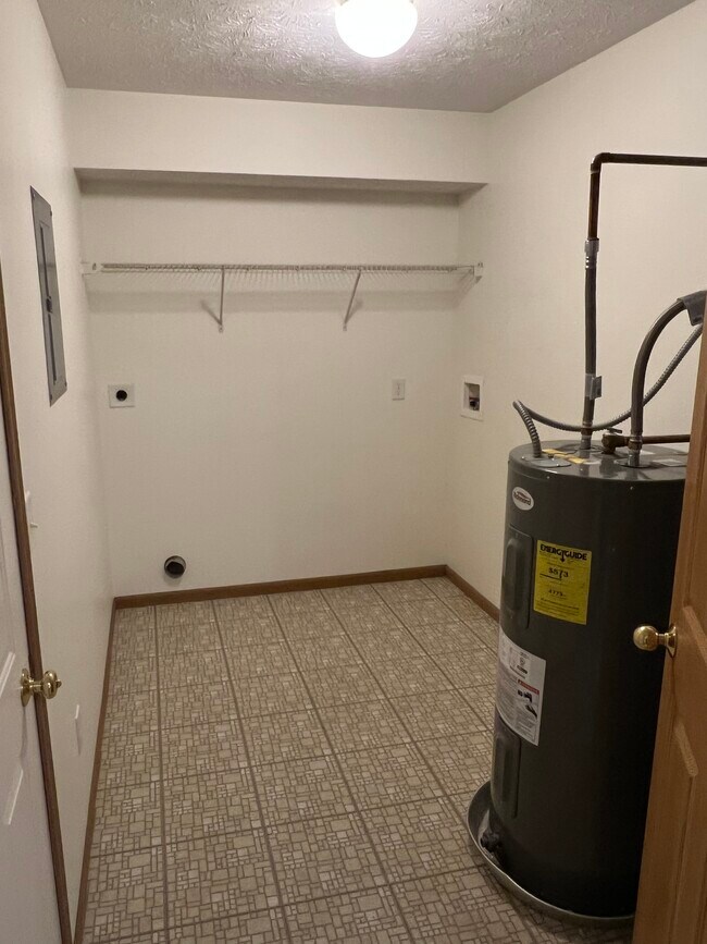 1280 Sequoia Ct Unit B