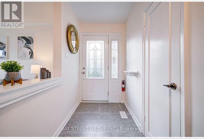 Photo - MAIN 331 ELMWOOD AVENUE