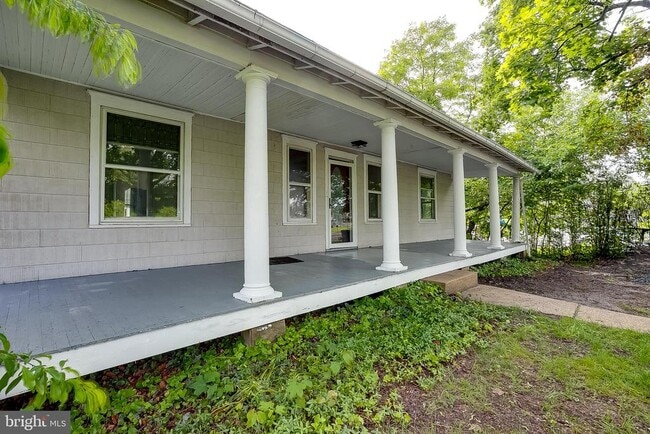 Building Photo - 422 Hainesport Lumberton Rd