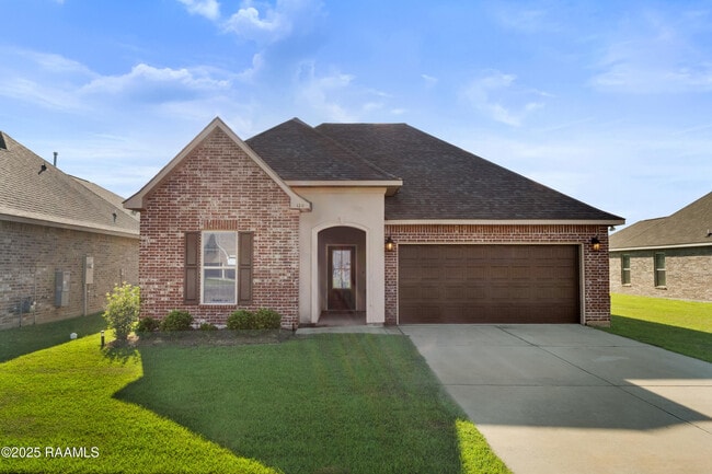 Building Photo - 120 Sugar Crest Dr