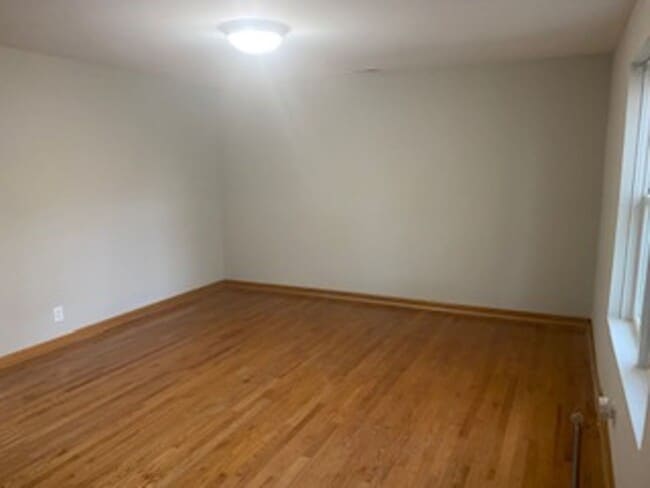 Photo - 4 bedroom 2 bath home in Lemont.