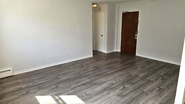 Photo - 2025 W Granville Ave Unit 305