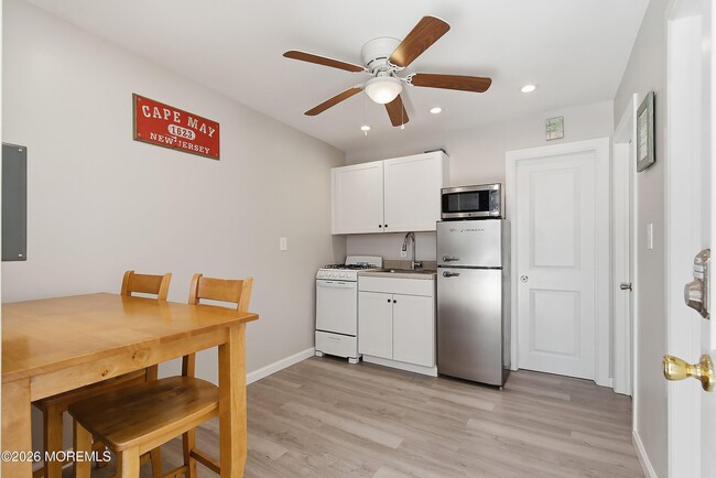 Photo - 206 16th Ave