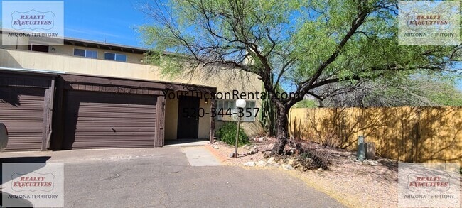 Building Photo - 1st Ave & Limberlost Dr - 2 Beds/ 1.5 Bath... Rental