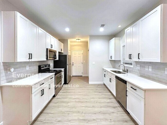 Photo - 2935 Laurel Ln