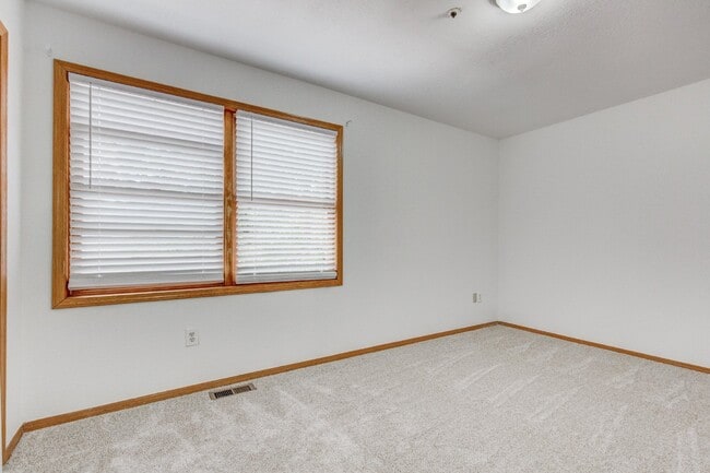 Photo - "Charming 3-Bedroom Haven in Boulder – Cozy 850 Sq Ft with 1.5 Baths!" Unidad D