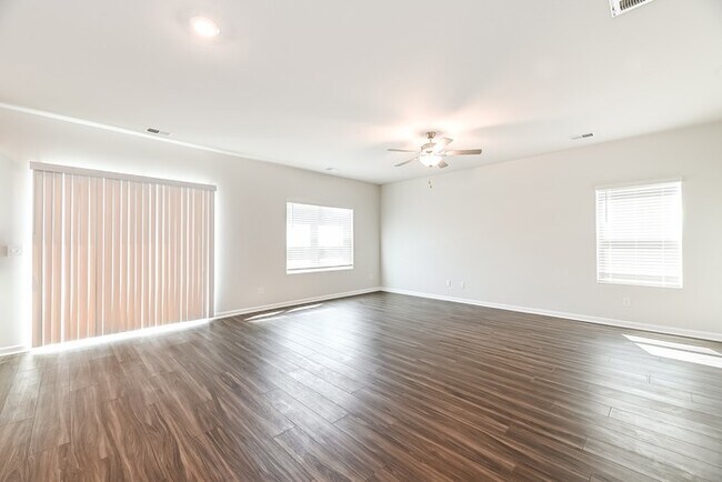 Photo - Beautiful 4 Bedroom in Mackey Farms