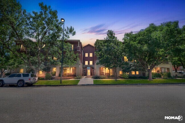Building Photo - Two each: Bed, Bath, Parking, Storage Unit... Rental