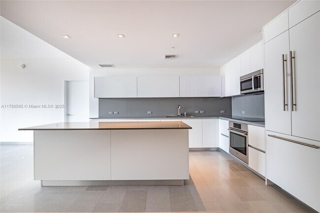 Photo - 88 SW 7th St Condo Unit 1004