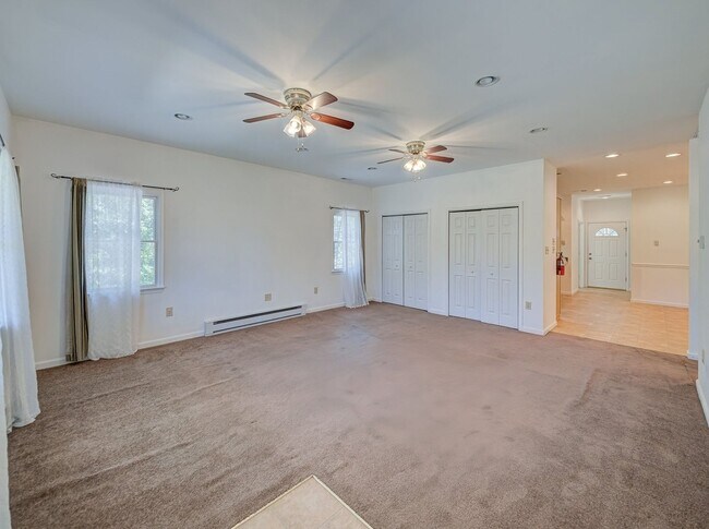 Photo - 756 Lakehurst Rd Unidad B