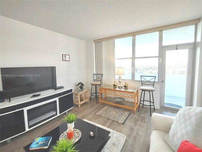 Photo - 7441 Wayne Ave