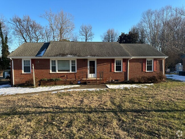 Building Photo - Well maintained 3 Bedroom/2 bath brick ran... Rental