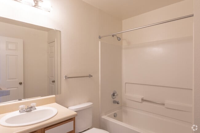 2BR, 2 BA - 1,025 SF