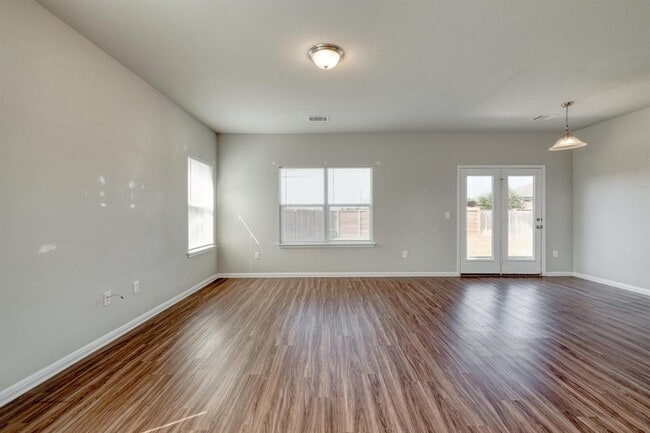 108 Kleberg Ct
