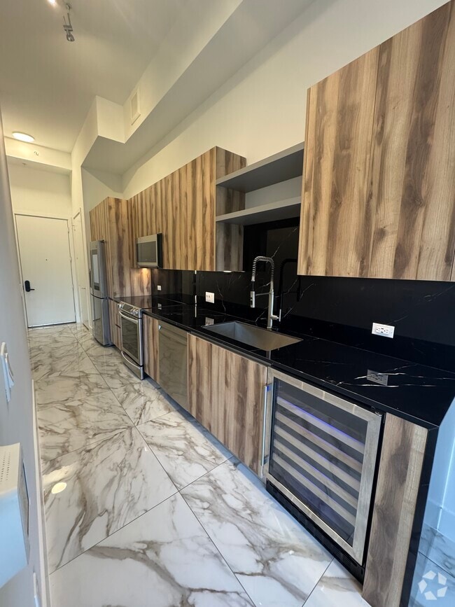 Building Photo - 403 NE 28th St Unit S1 Rental