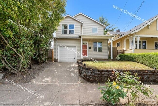 Building Photo - Spacious 3BR w/ Fenced Backyard w/ Deck – ... Rental