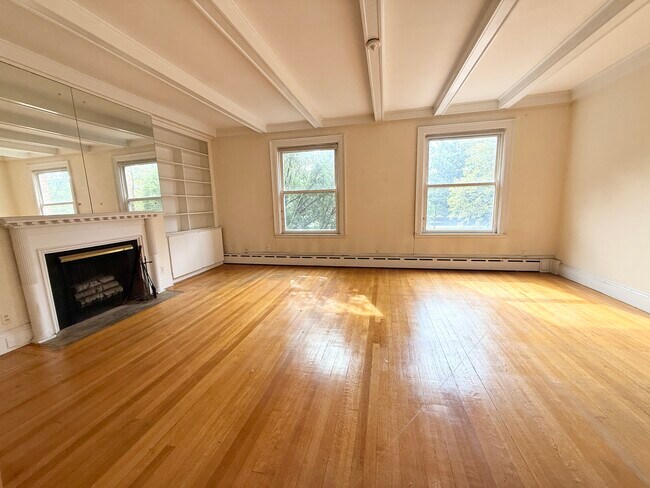 Photo - 1712 Beacon St Unit 2