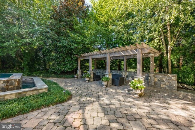 Photo - 8305 Fox Haven Dr