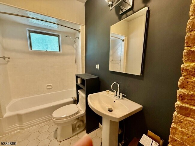 Photo - 37 Oakland Terrace Unit 2