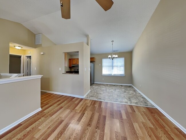 Photo - 5800 Carolina Manor Ct